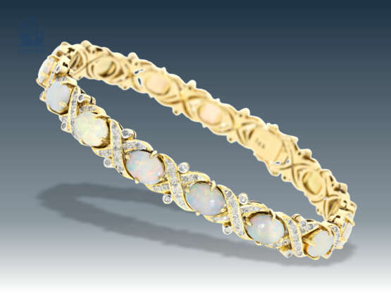 Armband: sehr dekoratives und aufwändig gearbeitetes vintage Opal-Goldschmiede-Armband mit Diamantbesatz - photo 1