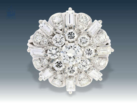 Ring: weißgoldener, äußerst dekorativer und ehemals teurer vintage Brillant/Diamant-Blütenring, sehr gute Steinqualität, ca. 2ct - Foto 1