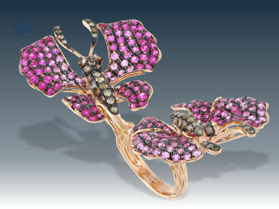 Ring: aufwändiger, neuwertiger Goldschmiedering "Pink Butterfly", hochwertig besetzt mit Brillanten und Saphiren - фото 1