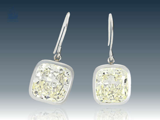 Ohrringe: bedeutender Diamantschmuck mit 2 extrem hochwertigen Cushion-Diamanten von jeweils ca.5,75ct - photo 1