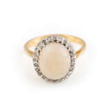 OPAL-RING MIT DIAMANTBESATZ - фото 1