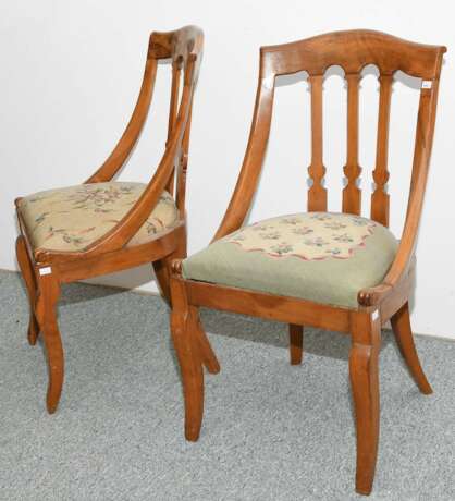 Ein Paar Stühle - photo 1
