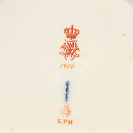 KPM BERLIN Teller aus dem Hochzeitsjahr des Preußischen Prinzen 1908. - фото 4