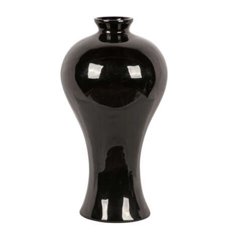 Schwarzlack-Vase. CHINA, 20. Jahrhundert. - Foto 3