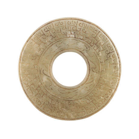 Bi-Scheibe aus Jade. CHINA, wohl Han-Dynastie (206 v.Chr. bis 220 nach Chr.). - фото 2