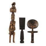 Konvolut: 3 Skulpturen aus Holz, AFRIKA/NIGERIA, 20. Jahrhundert. - Foto 2