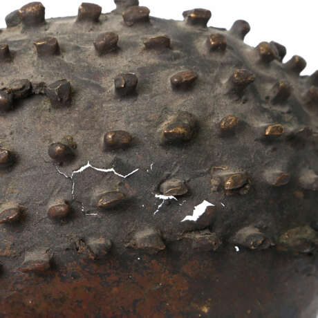 Konvolut: 2tlg.: eine kleine Metallmaske und eine Reiseikone aus Stein, wohl AFRIKA, 1. Hälfte 20. Jahrhundert - Foto 2