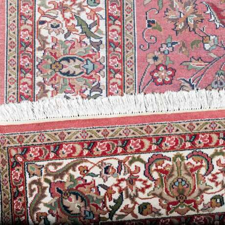 Orientteppich. INDIEN, 20. Jahrhundert, ca. 353x255 cm. - фото 3