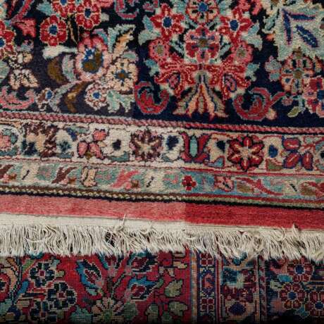 Orientteppich. SARUK/PERSIEN, 20. Jahrhundert, ca. 377x281 cm. - Foto 5