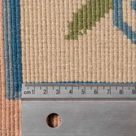 Teppich. CHINA, 1950er/60er Jahre, ca. 310x242 cm. - фото 4