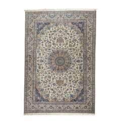 Orientteppich. NAIN/IRAN, 20. Jahrhundert, ca. 425x299 cm.