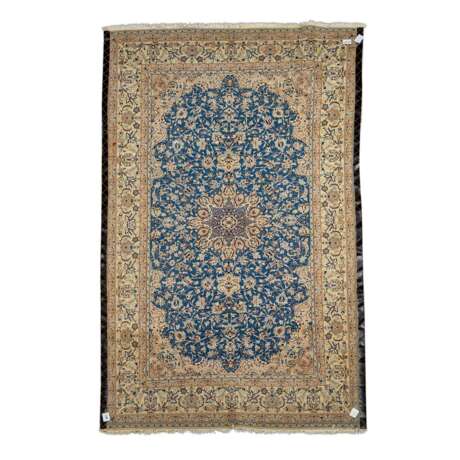 Orientteppich. NAIN/IRAN, 20. Jahrhundert, ca. 343x158 cm. - фото 4