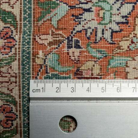 Orientteppich aus Seide. HEREKE, 20. Jahrhundert, ca. 154x92 cm. - photo 4