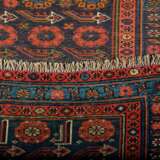 Orientteppich. KURDE/PERSIEN, um 1900, 356x155 cm. - photo 3