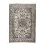 Orientteppich. NAIN/IRAN, 20. Jahrhundert, ca. 425x299 cm. - Foto 1