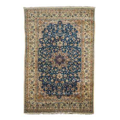 Orientteppich. NAIN/IRAN, 20. Jahrhundert, ca. 343x158 cm. - фото 1