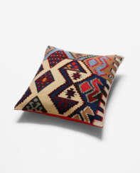 Olaf Nicolai. Georg's Pillow (Replica of a pillow from George Lukács sofa in his study at Belgrad Kai, Budapest) (for Parkett 78)