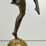 Bronze Skulptur „TÄNZERIN MIT SCHLAGBECKEN“, um 1920, Le Faguays - Foto 3