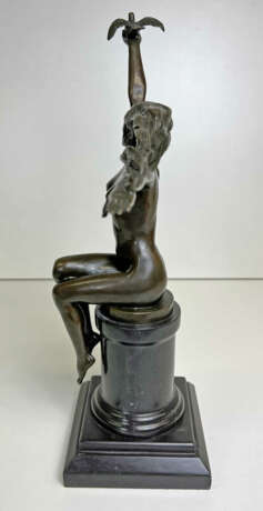 Bronze Skulptur „MÄDCHEN MIT TAUBE“, Amedeo Gennarelli - photo 2
