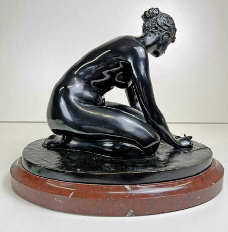 Bronze Skulptur „SCHREIBENDE“, um 1892, Ferdinand Lepcke - photo 3