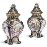 A PAIR OF CHELSEA PORCELAIN MAZARINE-BLUE-GROUND CHINOISERIE POT-POURRI VASES AND COVERS EMBLEMATIC OF THE SEASONS - photo 2