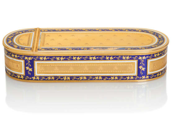 A LOUIS XVI ENAMELLED GOLD SNUFF-BOX - Foto 1