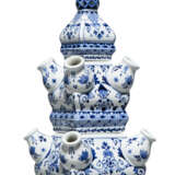 A DUTCH DELFT BLUE AND WHITE NINE-TIERED TULIPIERE - фото 2