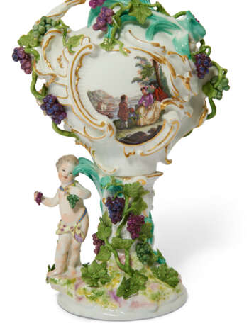 A SET OF FOUR MEISSEN PORCELAIN FIGURAL VASES EMBLEMATIC OF THE SEASONS - фото 2