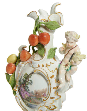 A SET OF FOUR MEISSEN PORCELAIN FIGURAL VASES EMBLEMATIC OF THE SEASONS - фото 3