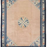 TWO CHINESE CARPETS - photo 1