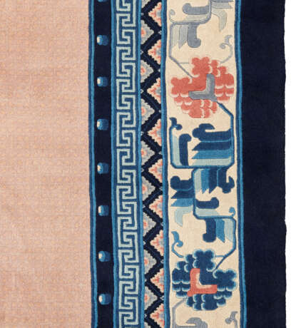 TWO CHINESE CARPETS - photo 3