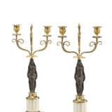 PAIRE DE CANDELABRES D'EPOQUE NEOCLASSIQUE - Foto 1