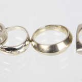 4 moderne Ringe - фото 1