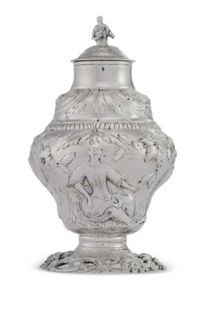 A PAIR OF GEORGE III SILVER TEA CADDIES AND A SUGAR BOWL AND COVER - Foto 3