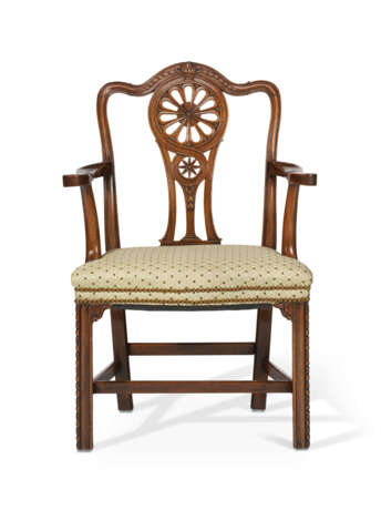 A SET OF EIGHT GEORGE III MAHOGANY DINING CHAIRS - фото 2