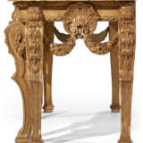 A PAIR OF GEORGE II GILTWOOD SIDE TABLES - Foto 3