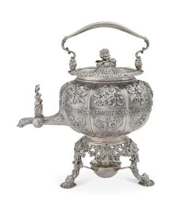 A GEORGE IV SILVER KETTLE ON LAMP STAND - Foto 1