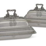 A PAIR OF GEORGE III SILVER ENTRÉE DISHES AND COVERS FROM THE BATTENBERG SERVICE - photo 1