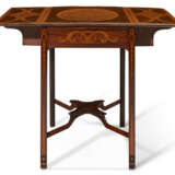 A PAIR OF GEORGE III SYCAMORE, BURR ELM, GONCALO ALVES, AND MAHOGANY PEMBROKE TABLES - Foto 7