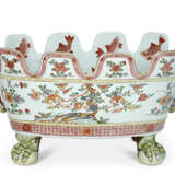 A VERY LARGE CHINESE EXPORT PORCELAIN FAMILLE VERTE MONTEITH - Foto 1