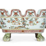 A VERY LARGE CHINESE EXPORT PORCELAIN FAMILLE VERTE MONTEITH - photo 4