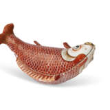 A CHINESE EXPORT PORCELAIN CARP TUREEN AND COVER - Foto 3