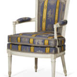 A SUITE OF LOUIS XVI WHITE-PAINTED SEAT FURNITURE - Foto 5