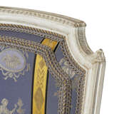 A SUITE OF LOUIS XVI WHITE-PAINTED SEAT FURNITURE - Foto 9