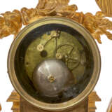 A LOUIS XVI ORMOLU AND WHITE MARBLE MANTEL CLOCK ('L'ETUDE ET LA PHILOSOPHIE') - Foto 11