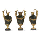 A FRENCH ORMOLU-MOUNTED AND GREEN SERPENTINE THREE-PIECE MATCHED GARNITURE - фото 1
