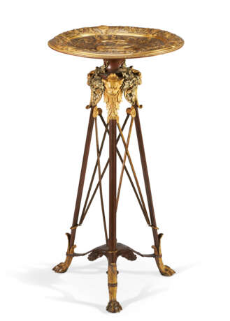 A FRENCH ORMOLU AND PATINATED BRONZE GUERIDON - фото 1