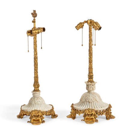 TWO AMERICAN ORMOLU AND WHITE MARBLE LAMPS - photo 3