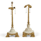 TWO AMERICAN ORMOLU AND WHITE MARBLE LAMPS - Foto 5