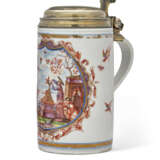 A SILVER-GILT-MOUNTED MEISSEN PORCELAIN CHINOISERIE TANKARD - фото 2
